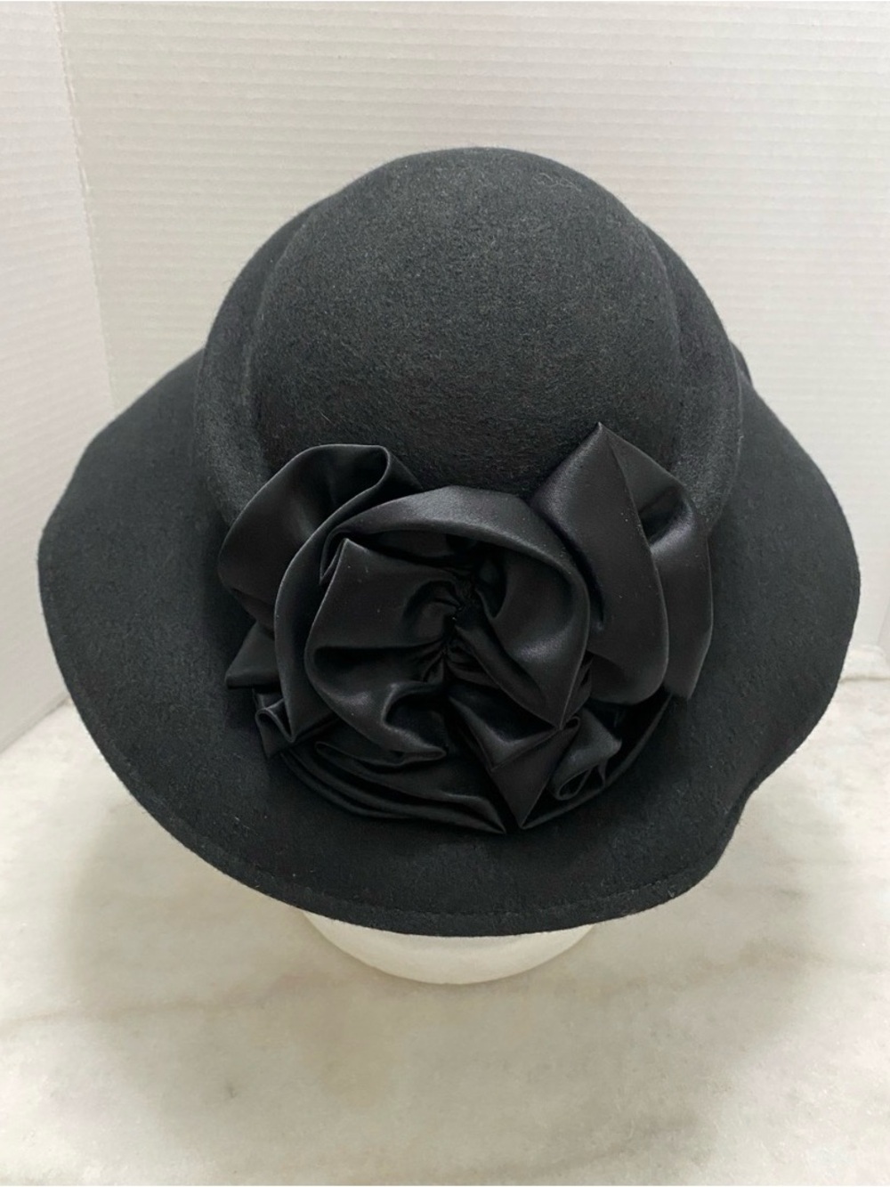 Vintage Georgette Black Women's cloche Hat with Decorative Satin Rosette